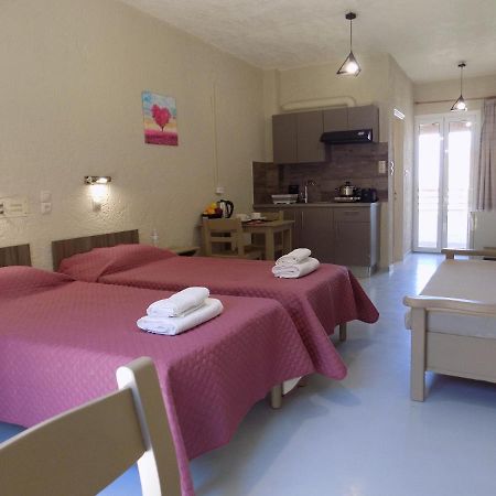 Afrodite Spacious Apartments! Agia Efimia Esterno foto