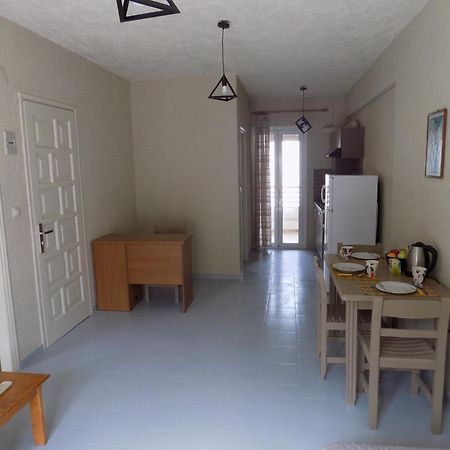 Afrodite Spacious Apartments! Agia Efimia Esterno foto