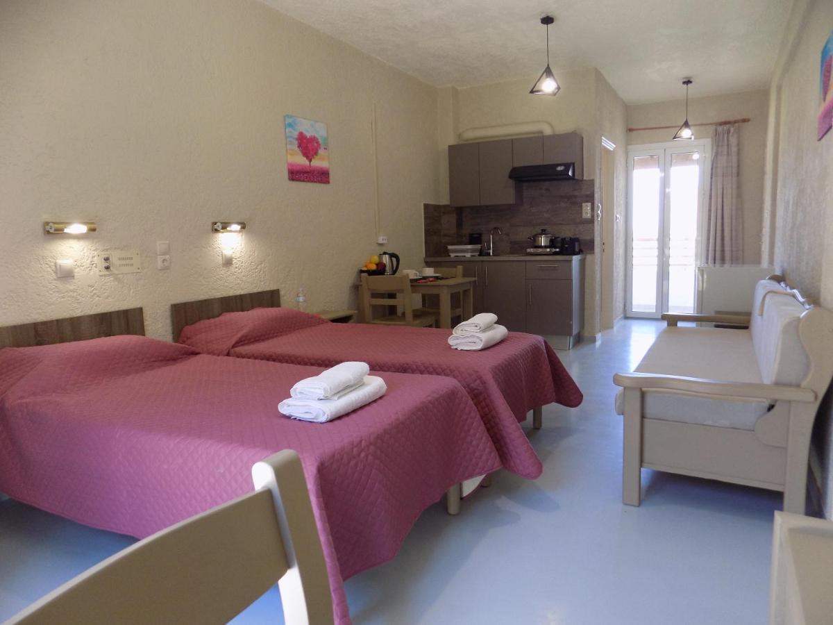 Afrodite Spacious Apartments! Agia Efimia Esterno foto