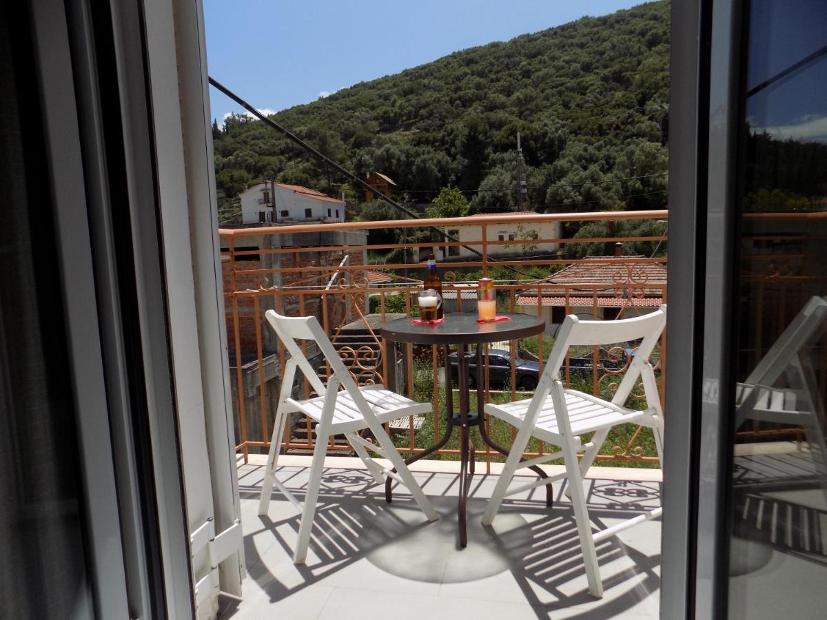 Afrodite Spacious Apartments! Agia Efimia Esterno foto