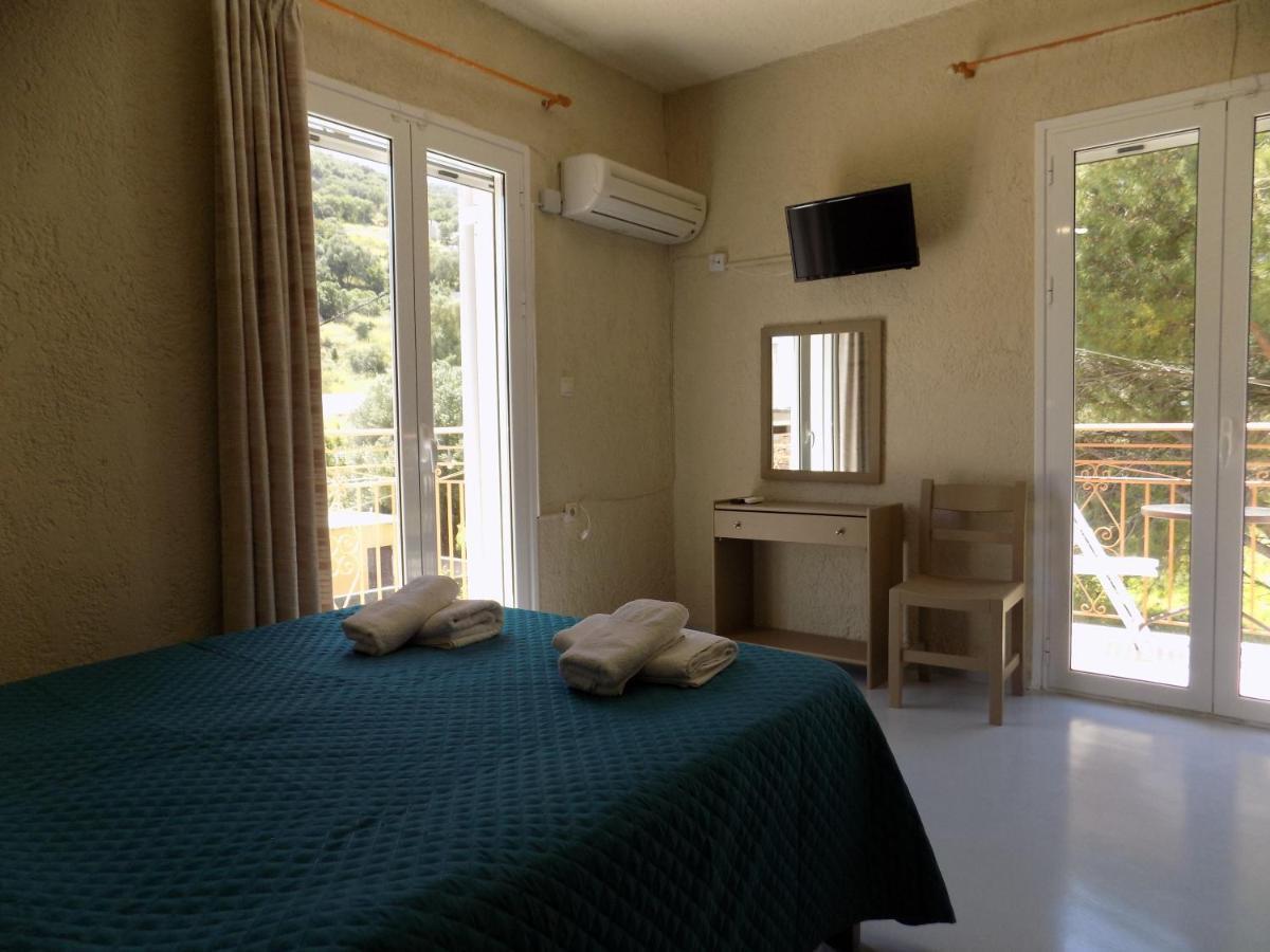 Afrodite Spacious Apartments! Agia Efimia Esterno foto